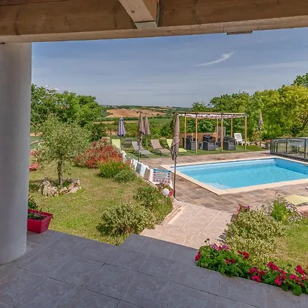 Les Granges De Flolie *