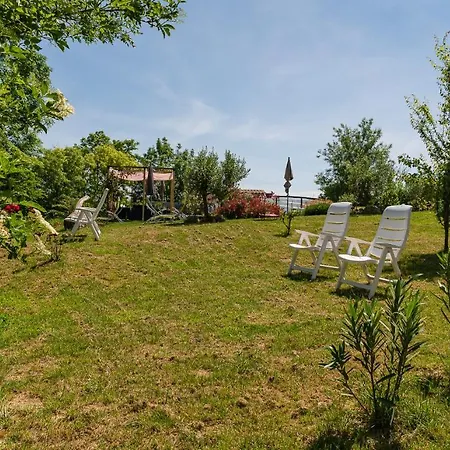 Les Granges De Flolie Hébergement de vacances