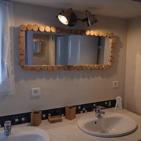 Les Granges De Flolie Hébergement de vacances *