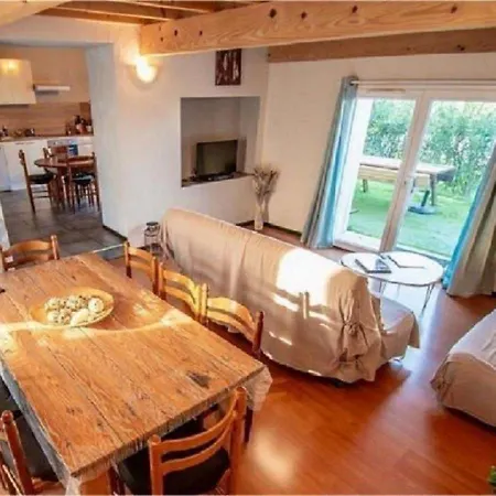 Les Granges De Flolie