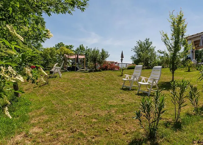 Les Granges De Flolie بيت للعطل