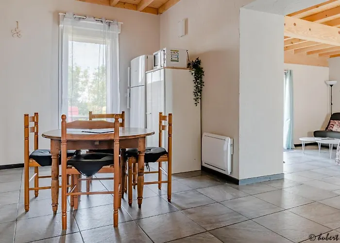 Les Granges De Flolie بيت للعطل